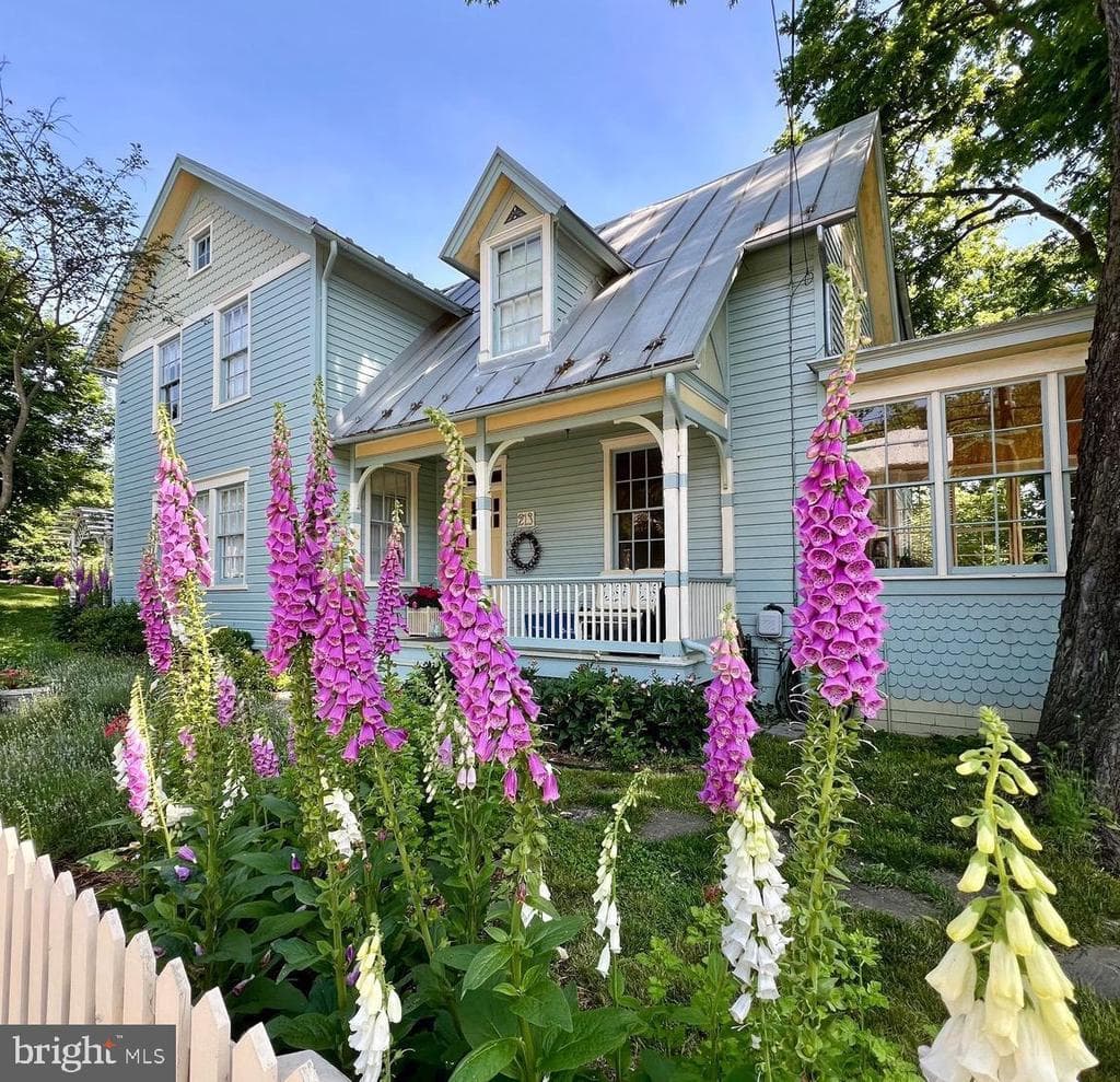 213 W High Street photo 1