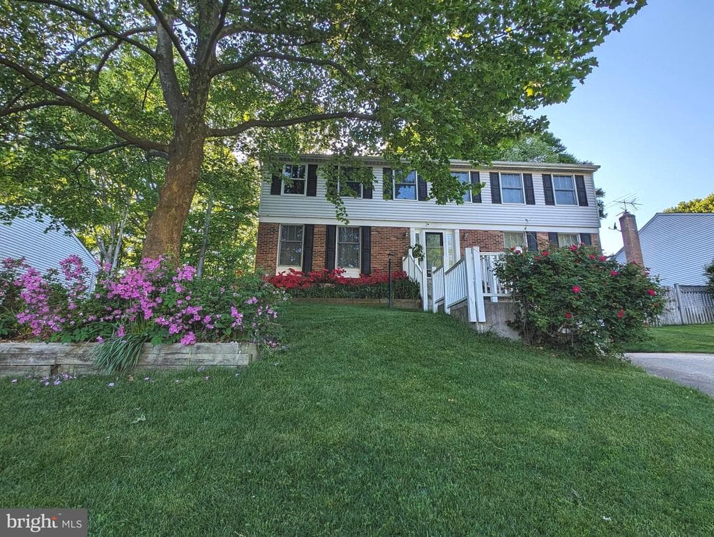 7807 Roundabout Way photo 1