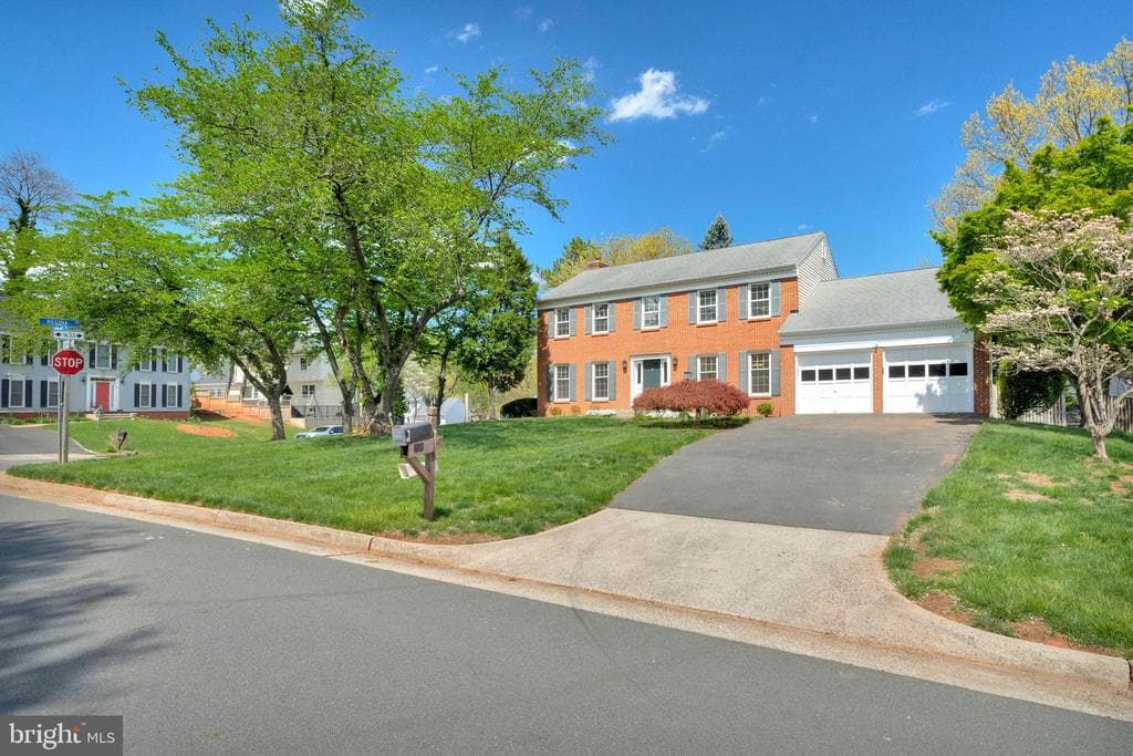 200 Hawkins Lane photo 1