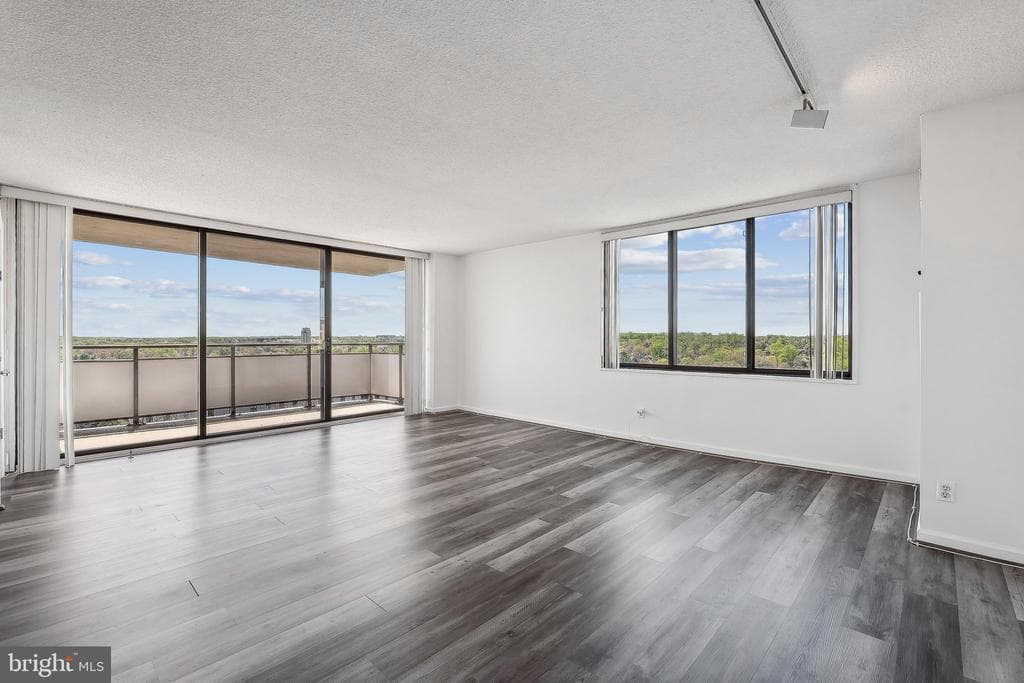 5225 Pooks Hill Road #1728s photo 1