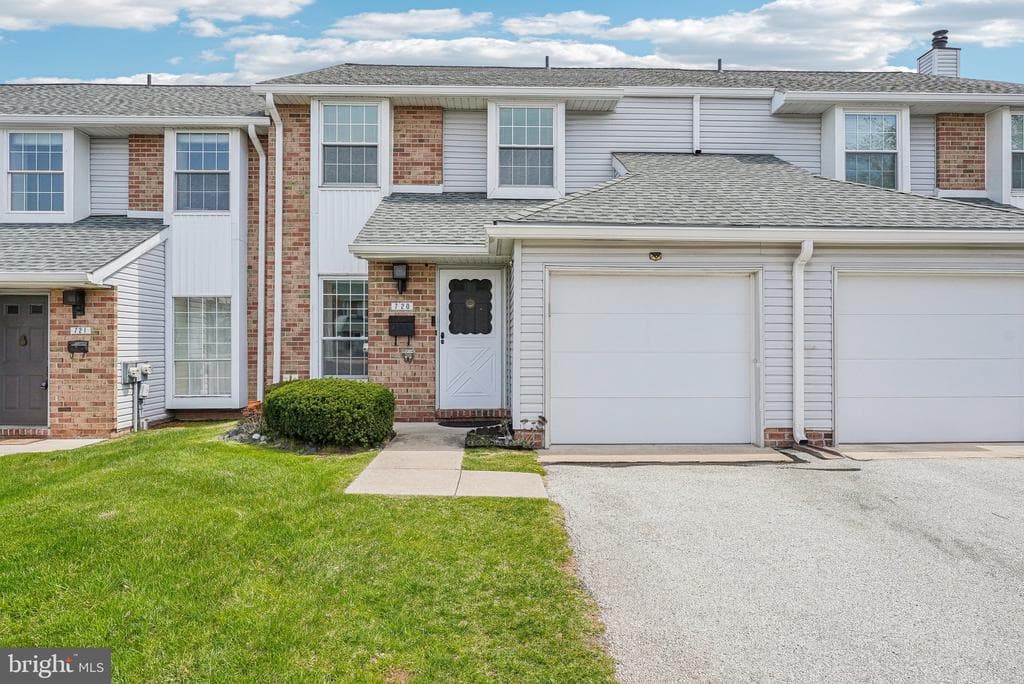 720 Springhouse Court photo 1