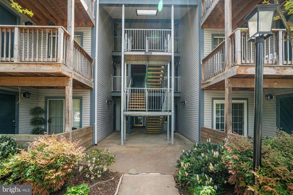 6908-J Victoria Drive #j photo 1