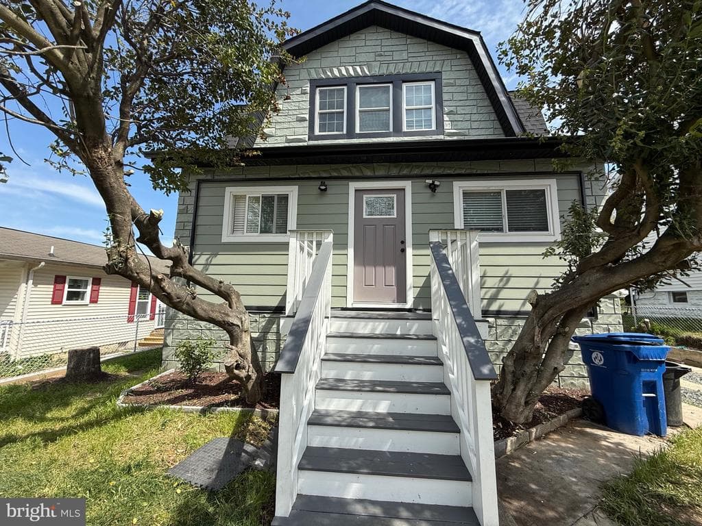 804 Pontiac Avenue photo 1