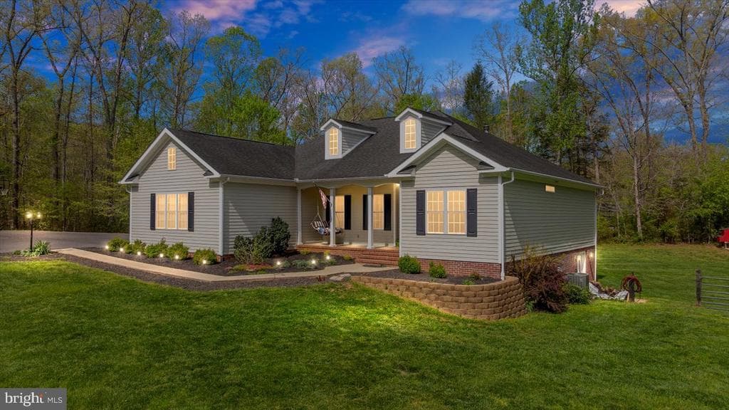 279 Carriage Lane photo 1