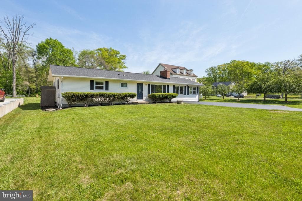 45448 Mallard Street photo 1