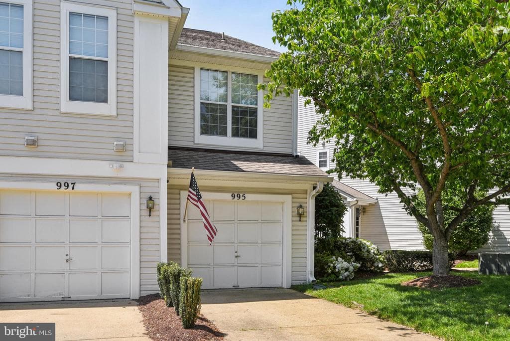 995 Hillside Lake Terrace #908 photo 1