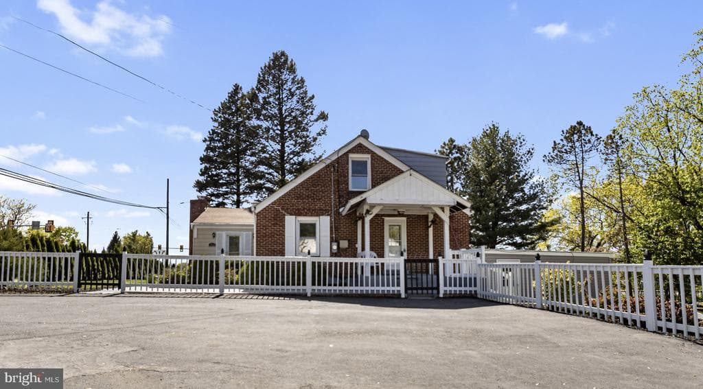 5400 Union Deposit Road photo 1
