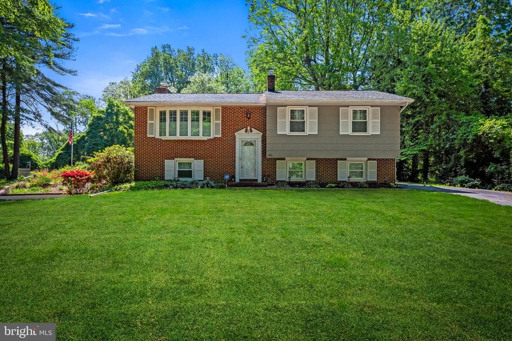 385 N Shore Road photo 1