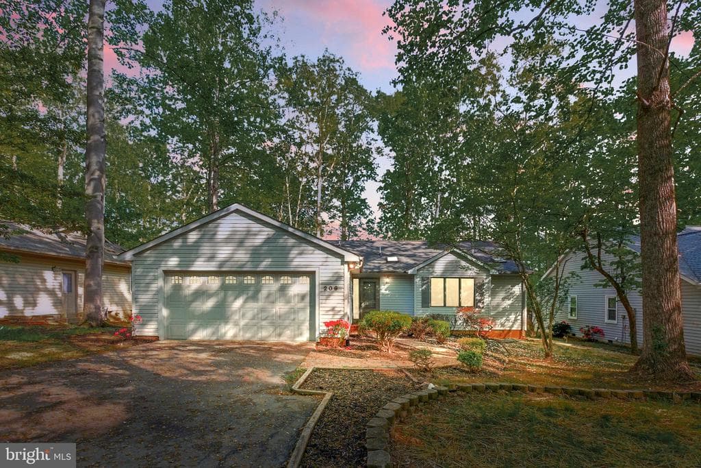 209 Green Street photo 1