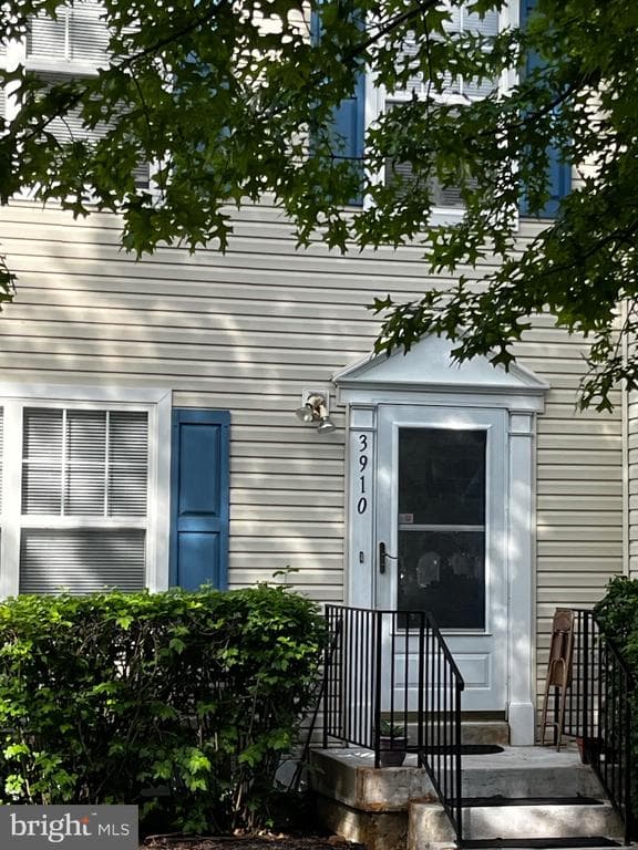 3910 Burns Court SE photo 1