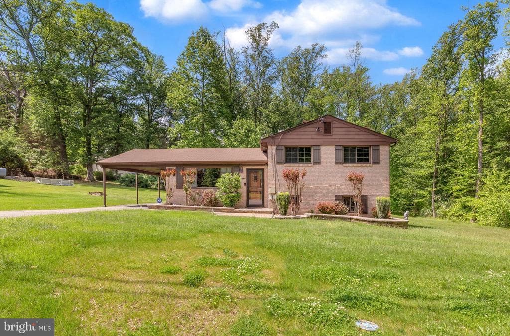 7509 Glade Drive photo 1