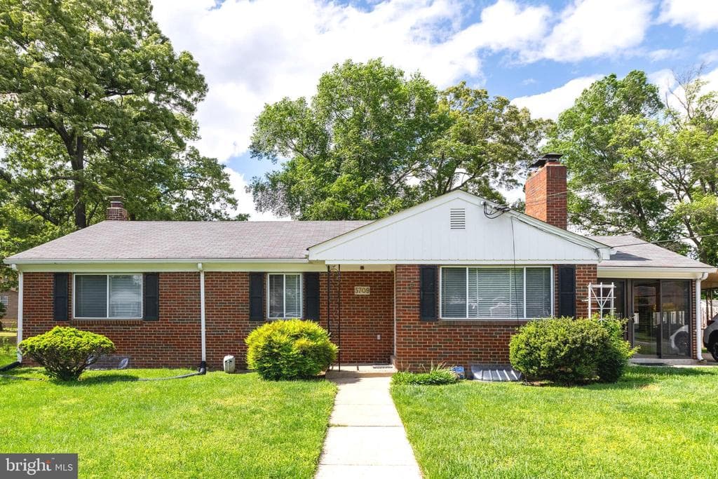 5709 Center Drive photo 1