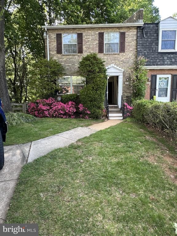 310 Bishop Court photo 1