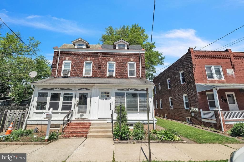 228 S 5th Avenue photo 1