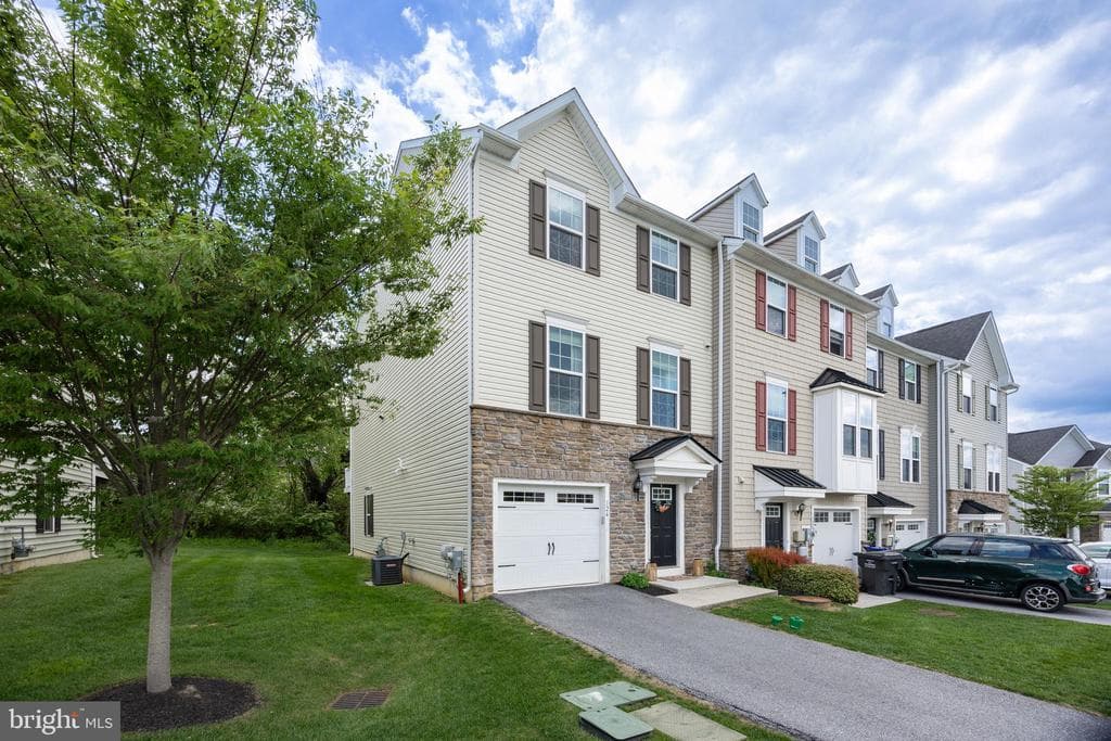 124 Cricket Drive photo 1