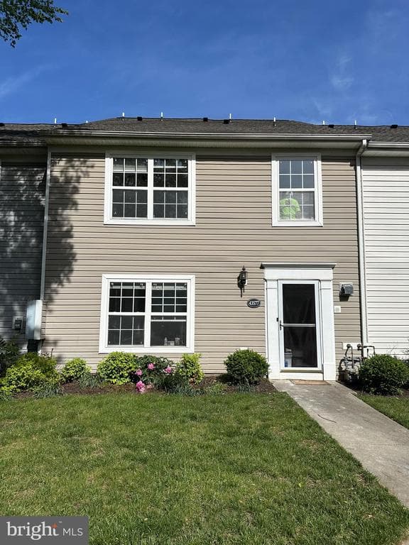 43577 Patching Pond Square photo 1