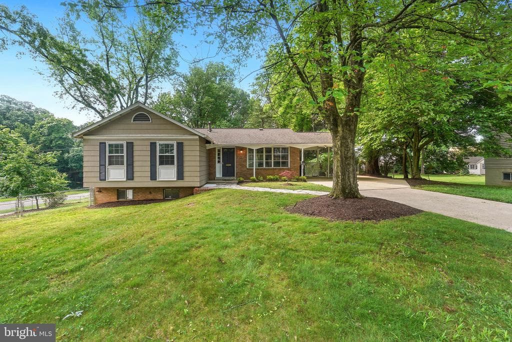 900 W Nolcrest Drive photo 1