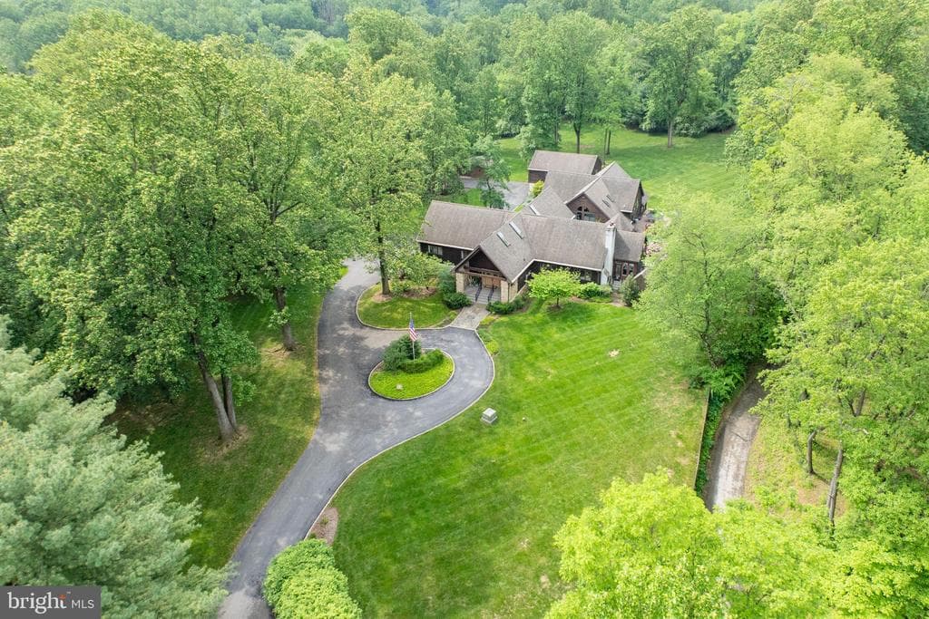 15 Rooster Hill Road photo 1