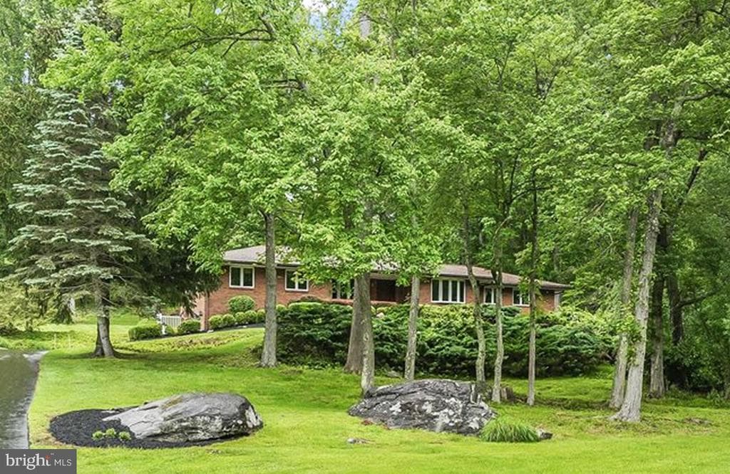 35 Andrien Road photo 1