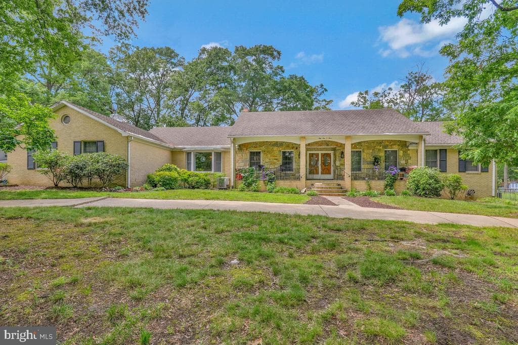 5103 Armand Avenue photo 1