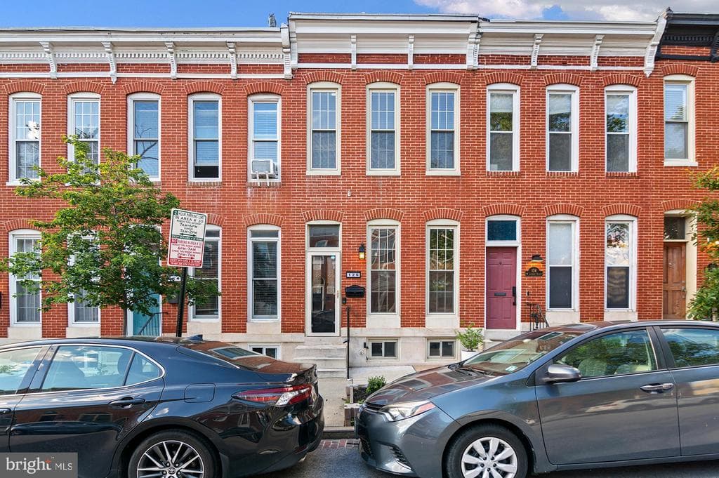 126 W Clement Street photo 1