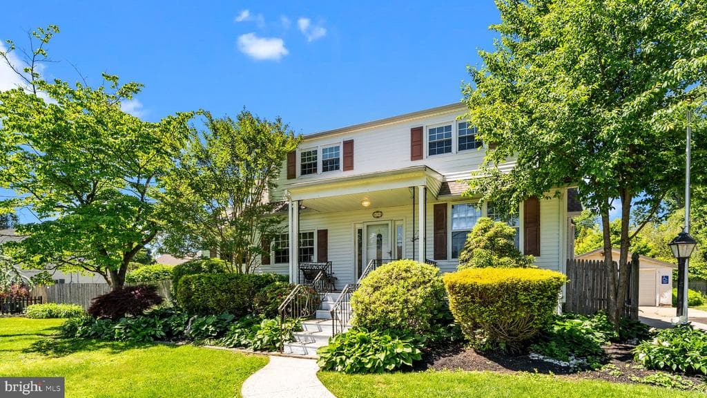 66 Lillian Street photo 1