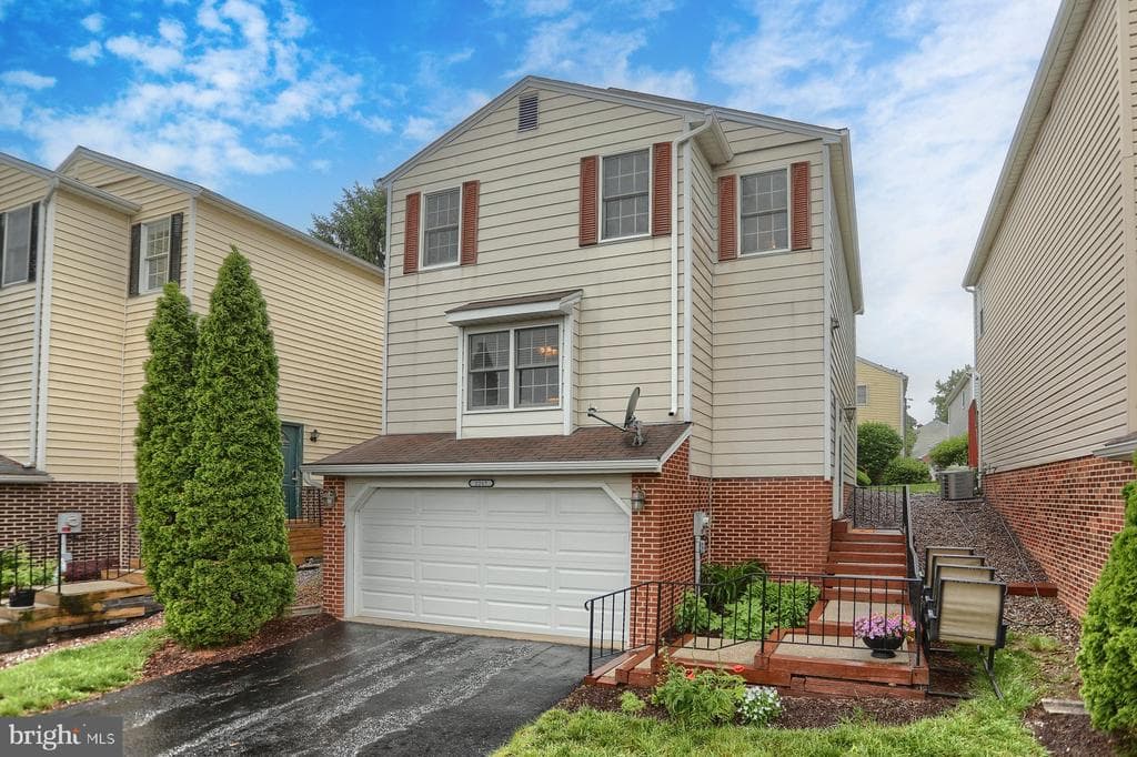 2217 Highland Circle photo 1