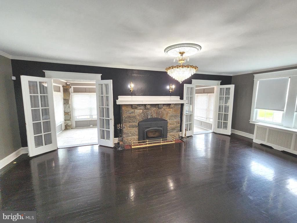 351 Congress Avenue photo 1