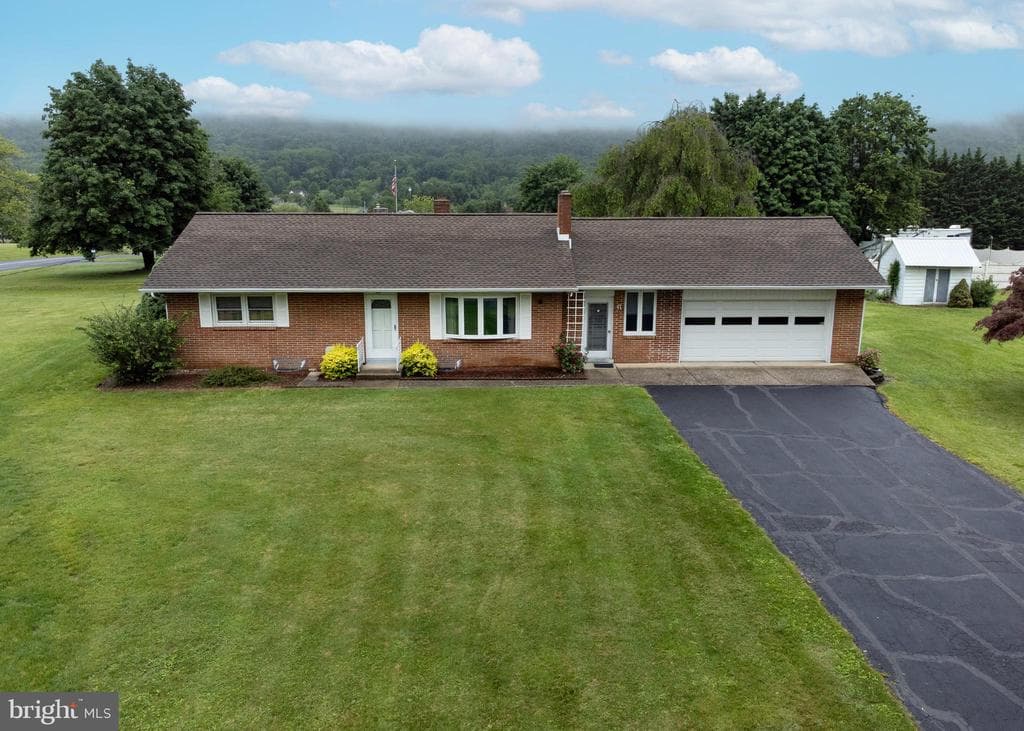 1 Oak Avenue photo 1