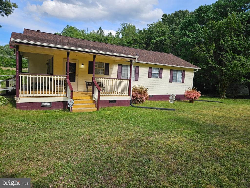 16317 South River Road photo 1