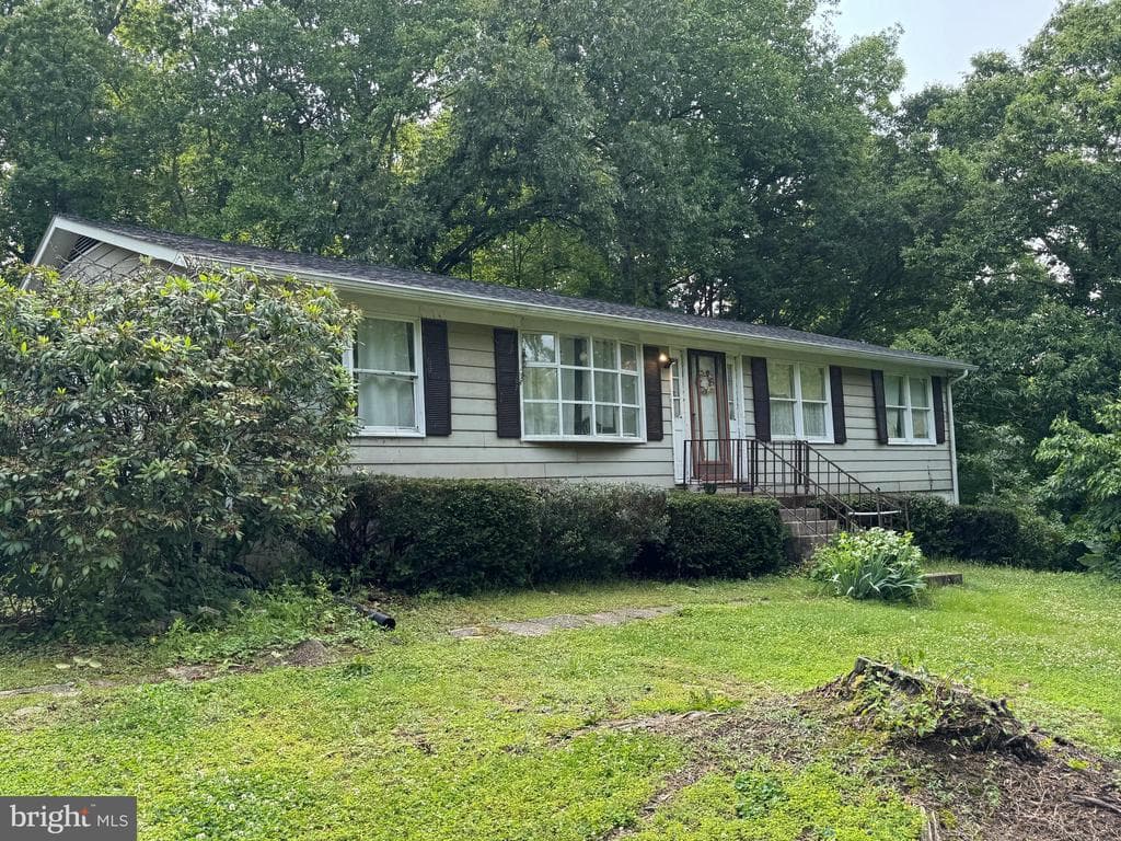 5577 Stephen Reid Road photo 1