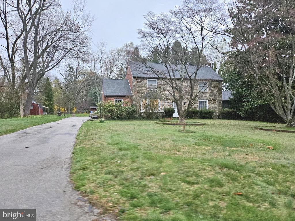 211 Mount Alverno Road photo 1