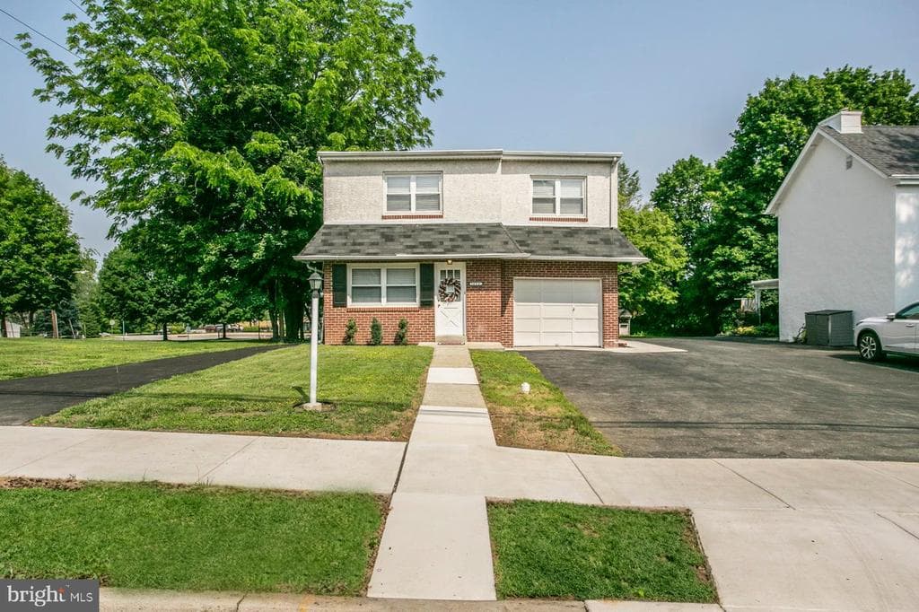 1408 Butler Pike photo 1