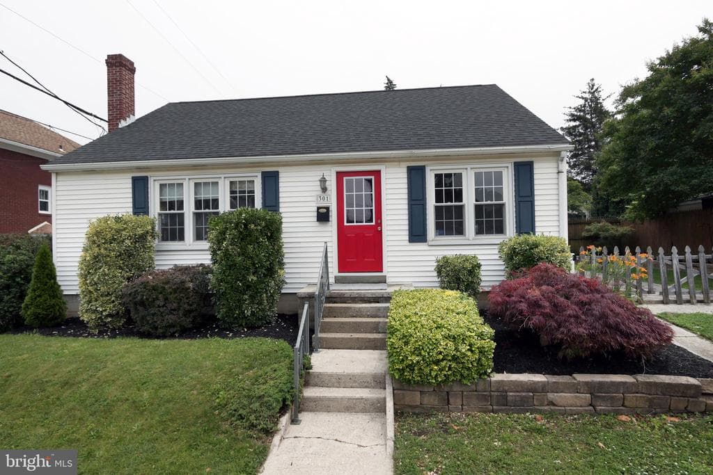 301 E Hanover Street photo 1