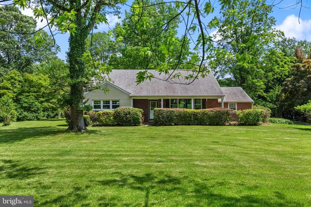 808 Judie Lane photo 1