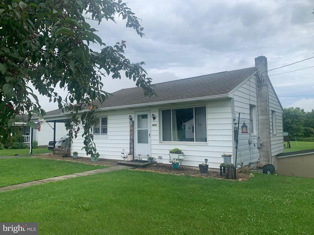 8858 Thompson Road photo 1