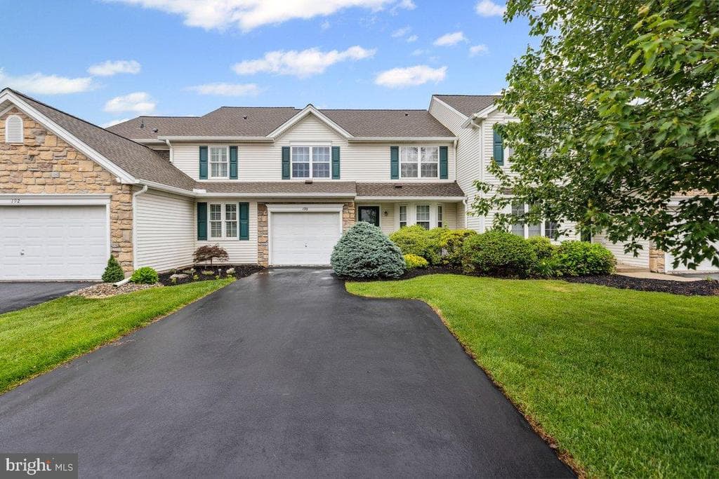 190 Park Ridge Drive photo 1