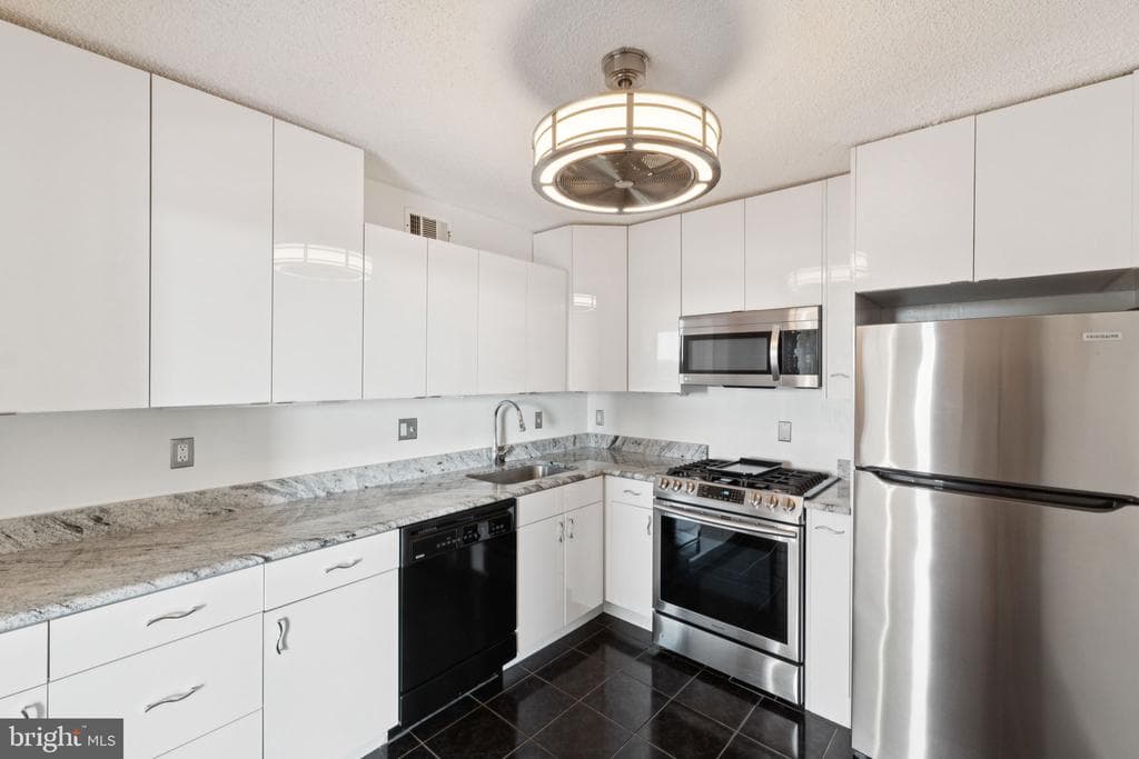 5225 Pooks Hill Road #1204s photo 1