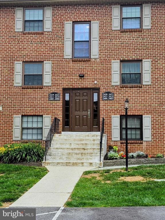 2420 Pond View Drive #2420 photo 1
