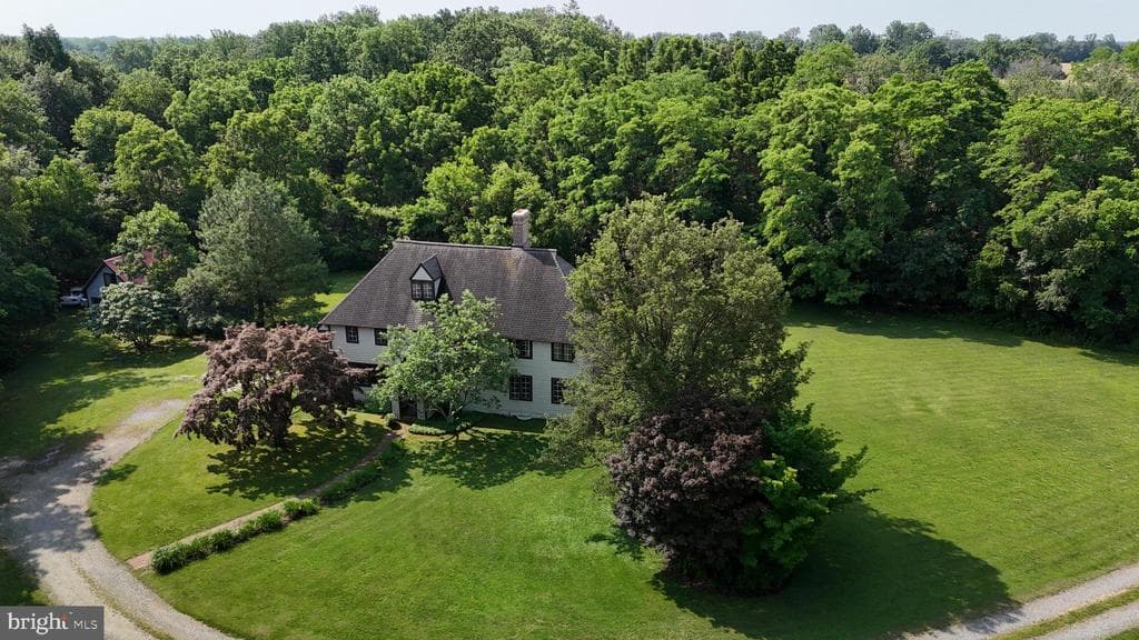 24576 Langford Road photo 1