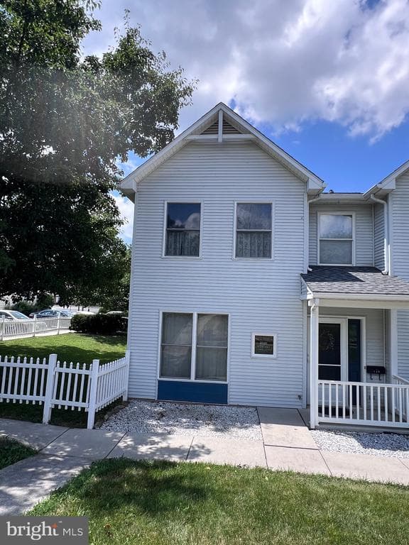 146 W High Street photo 1