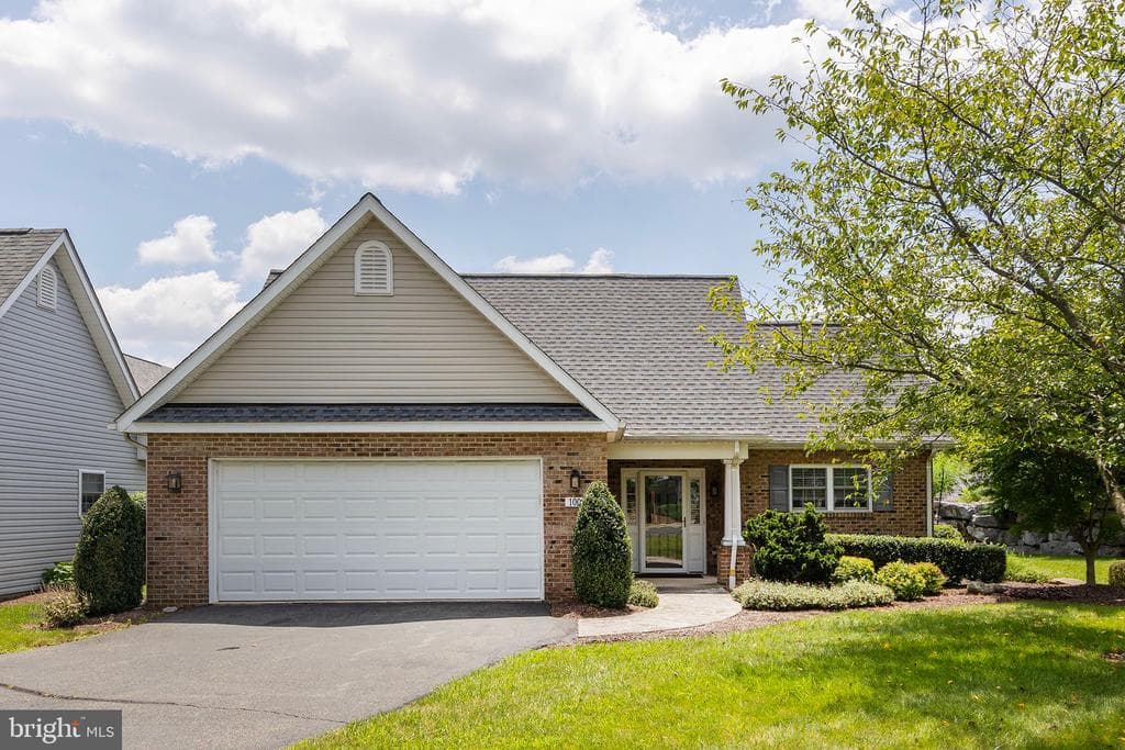 100 Candlewick Drive photo 1
