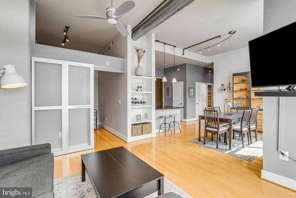 520 John Carlyle Street #426 photo 1