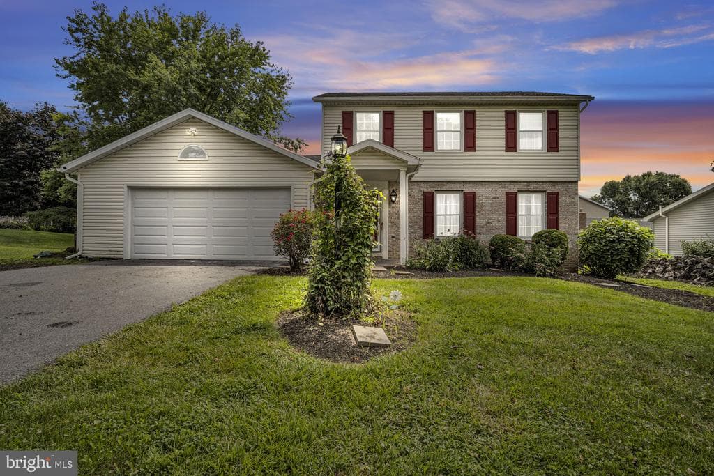 18 Douglas Court photo 1