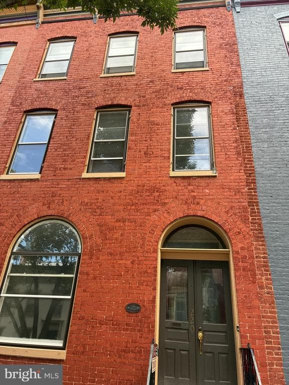 220 S Market Street photo 1