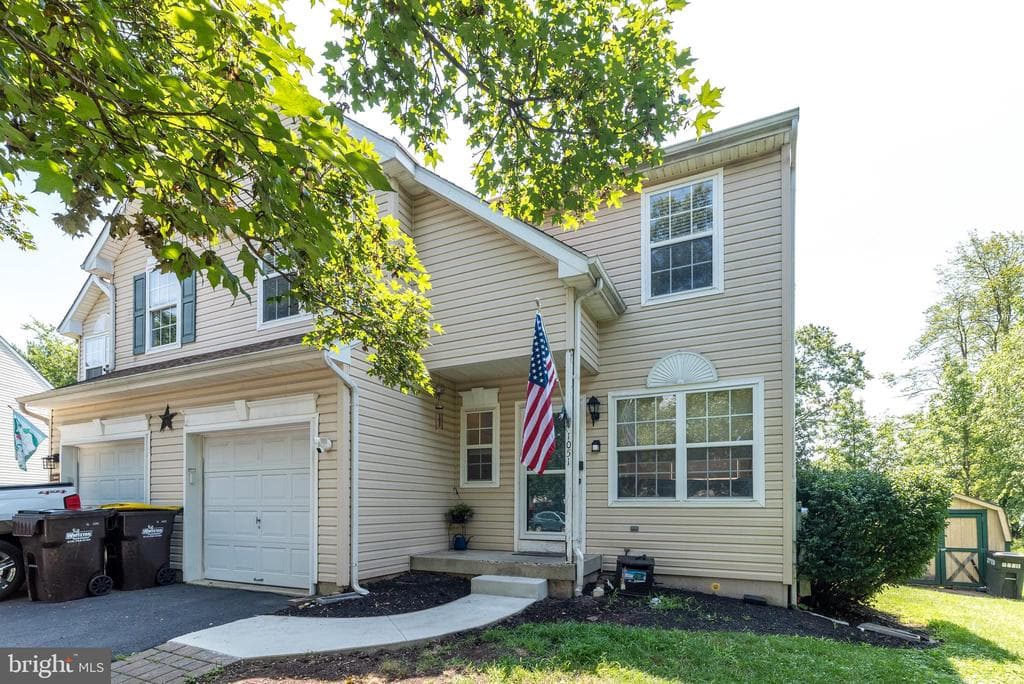 1051 Heather Lane photo 1