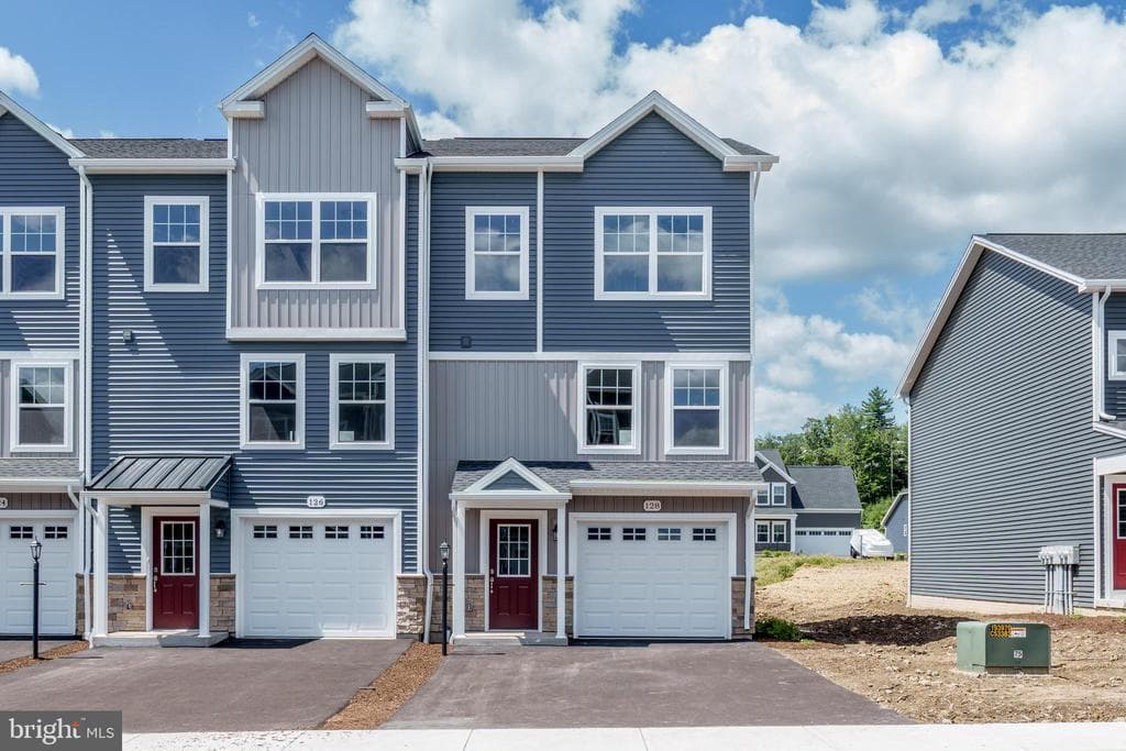 128 Dolomite Drive photo 1