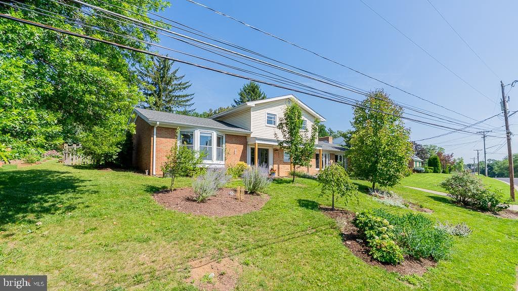 451 Myers Avenue photo 1
