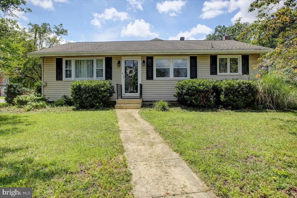 889 Broad Street photo 1