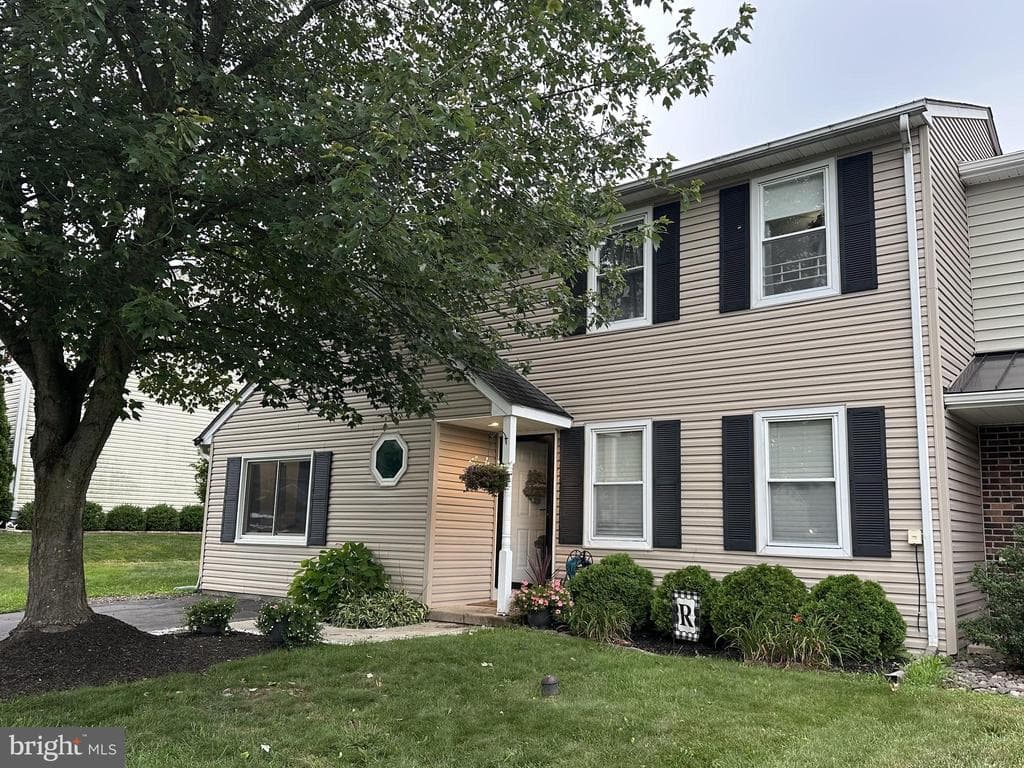 517 Woodbridge Circle photo 1